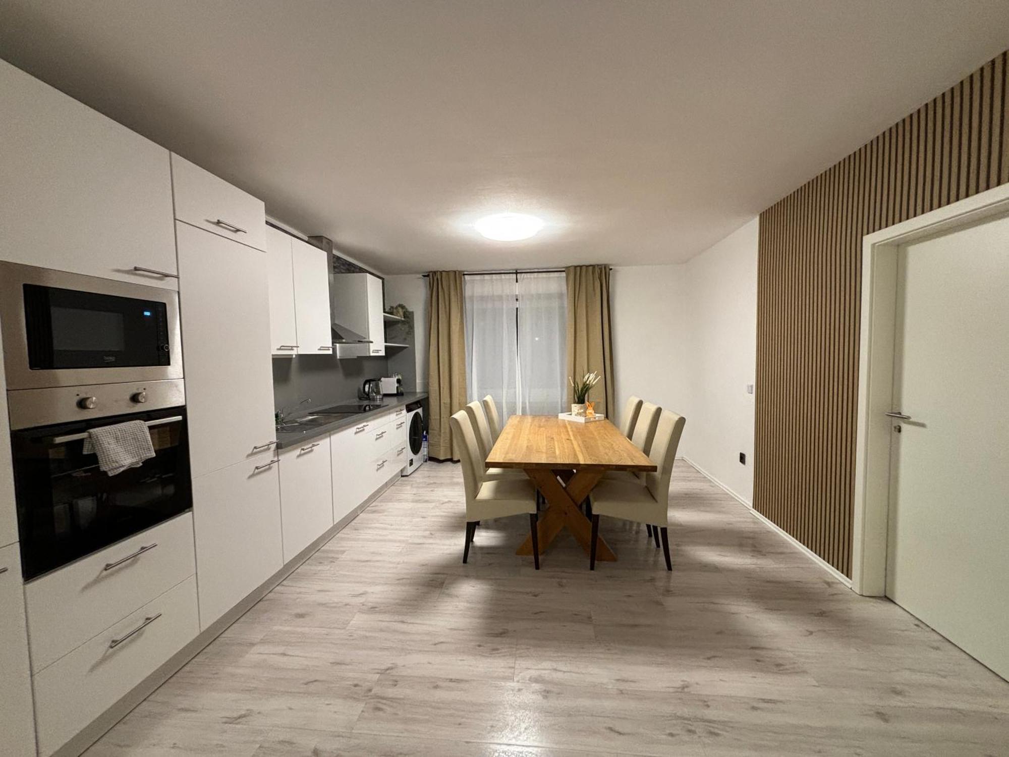 140Qm - 4 Zimmer- Parkplatz - Autobahn - Blauer See - Mallibase Apartments Garbsen Exterior photo